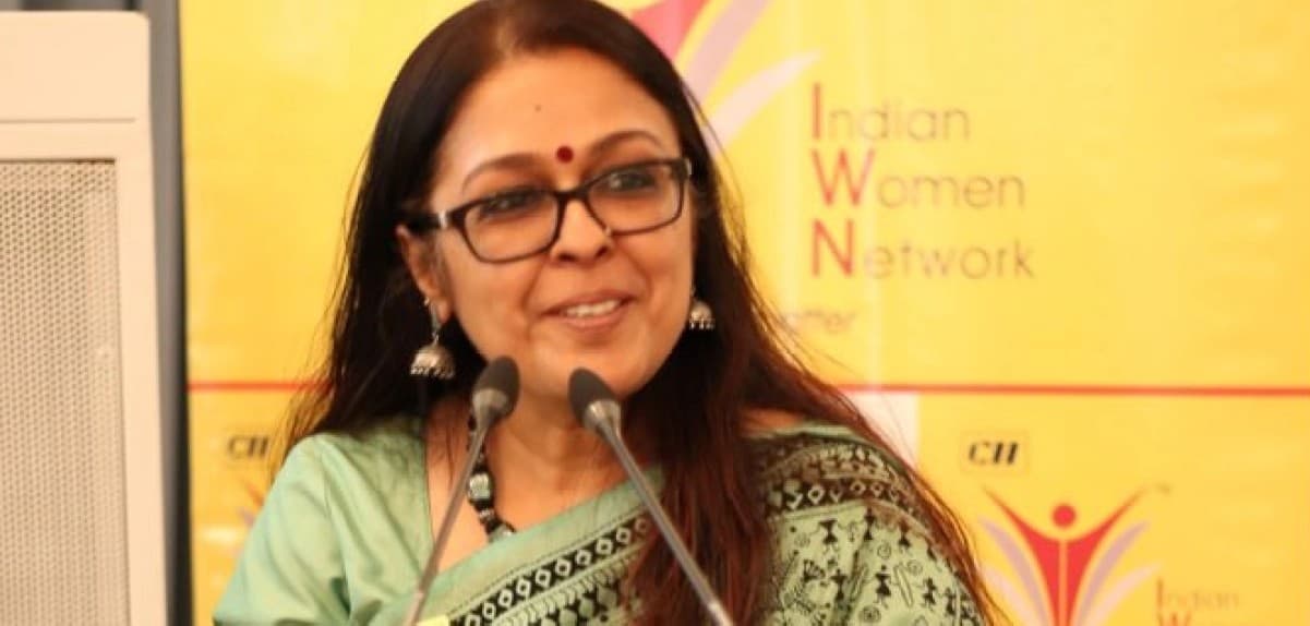 जज्बे को सलाम : कोरोना पॉजिटिव पाए जाने के बावजूद भी ये महिला आईएएस अधिकारी कर रही है काम