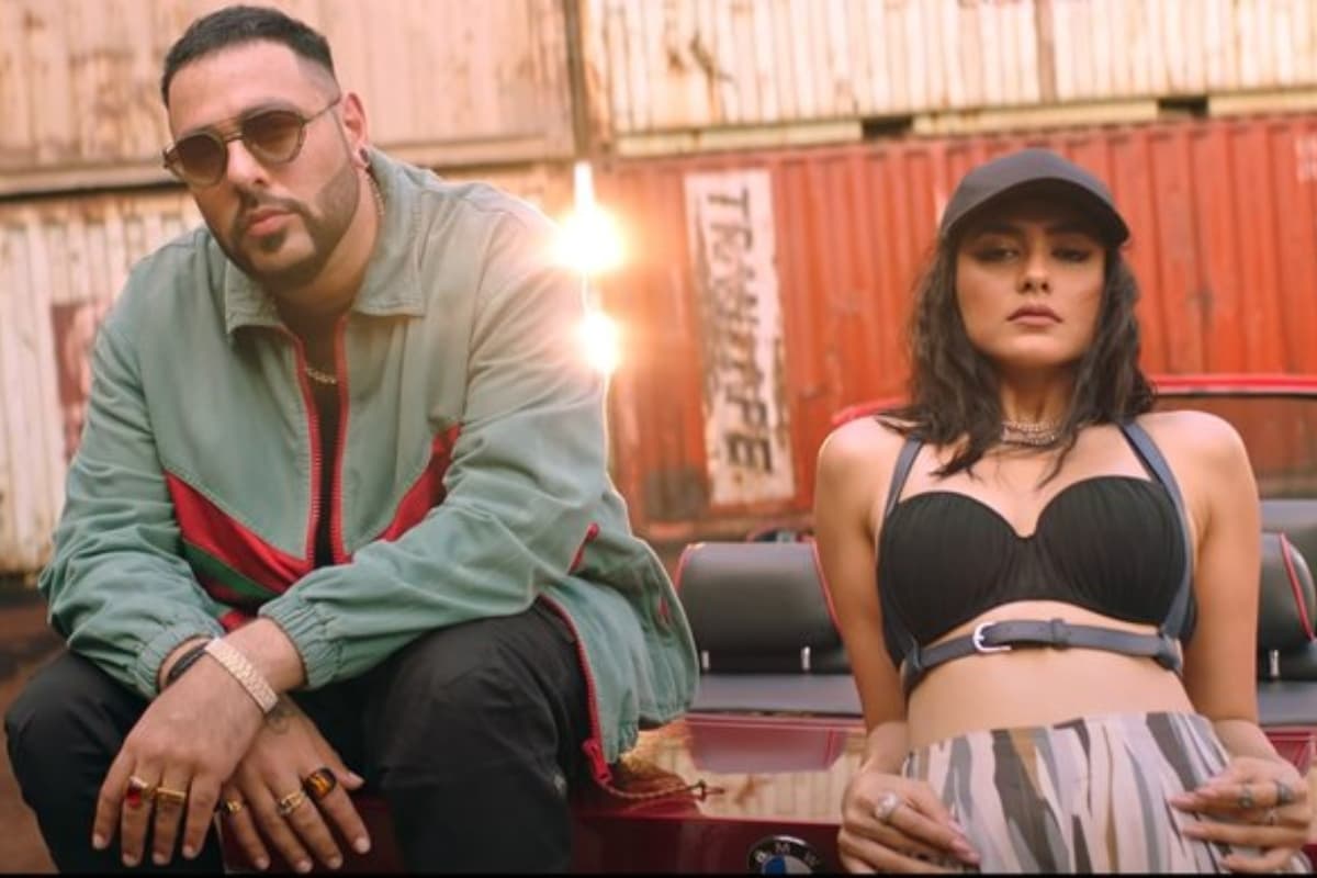 क्या Badshah को डेट कर रही हैं Mrunal Thakur! दिवाली पार्टी में एक दूसरे का हाथ थामे दिखे स्टार, VIDEO VIRAL