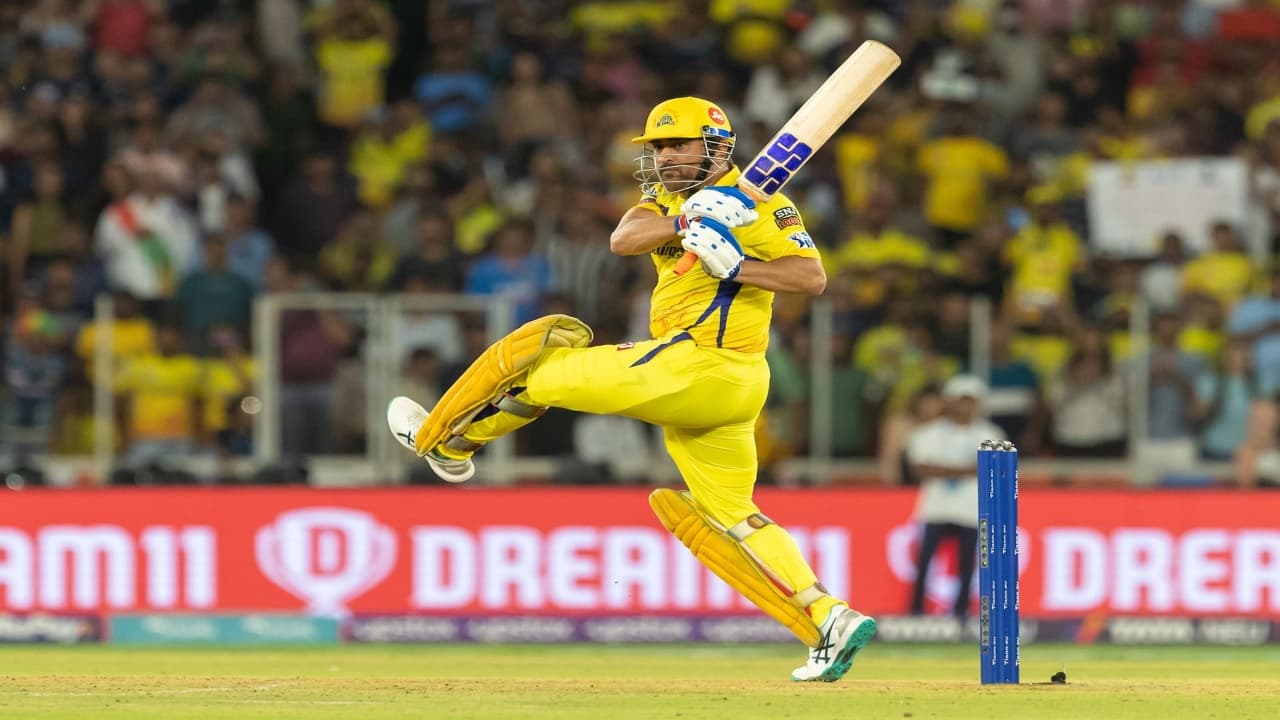 MS Dhoni के फैंस के लिए बड़ी खुशखबरी, इस नियम के तहत 5 साल और IPL खेलेंगे ‘माही’