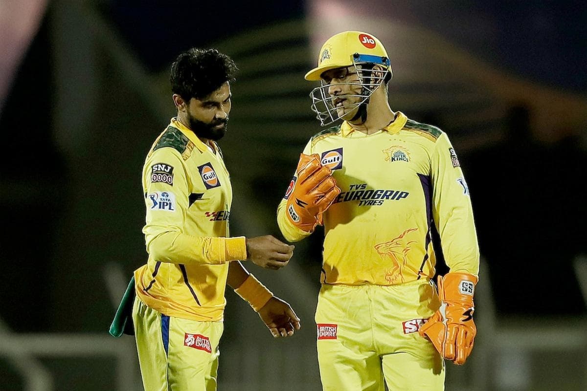 IPL 2022 में दिखा फ्यूचर धोनी, गुजरात-चेन्नई मुकाबले में नन्हे फैन की तस्वीर वायरल