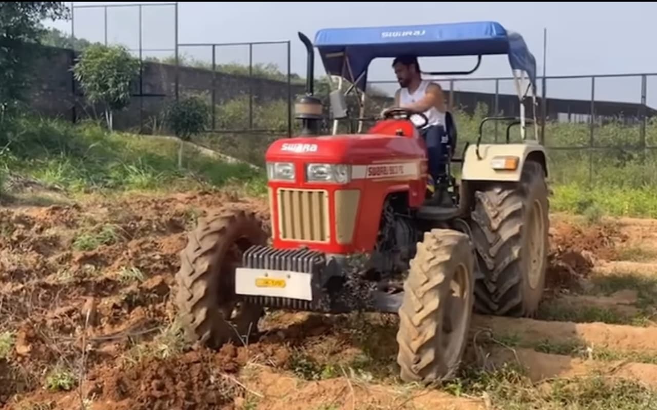 Watch: MS Dhoni का देसी अंदाज, 2 साल बाद इंस्टाग्राम पर लौटे धोनी ने शेयर किया वीडियो