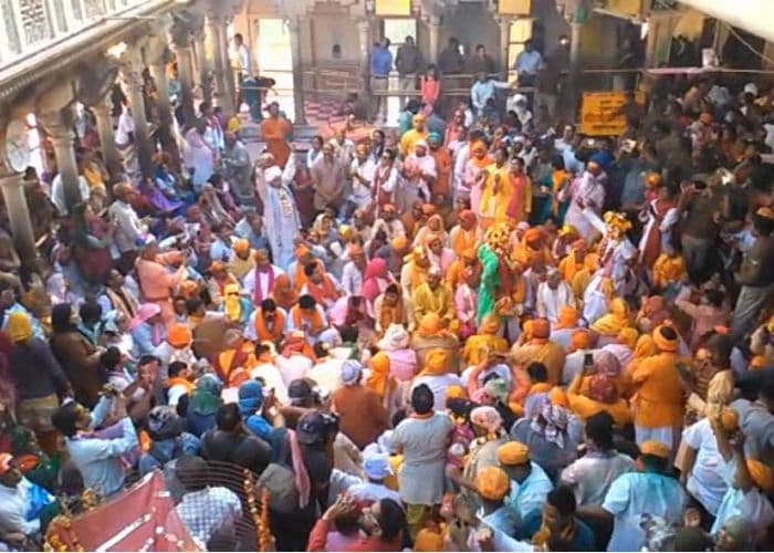 Mathura Holi 2023: बरसाना में आज खेली जाएगी लड्डू मार होली, राधा रानी महल में बरसेंगे 10 टन लड्डू