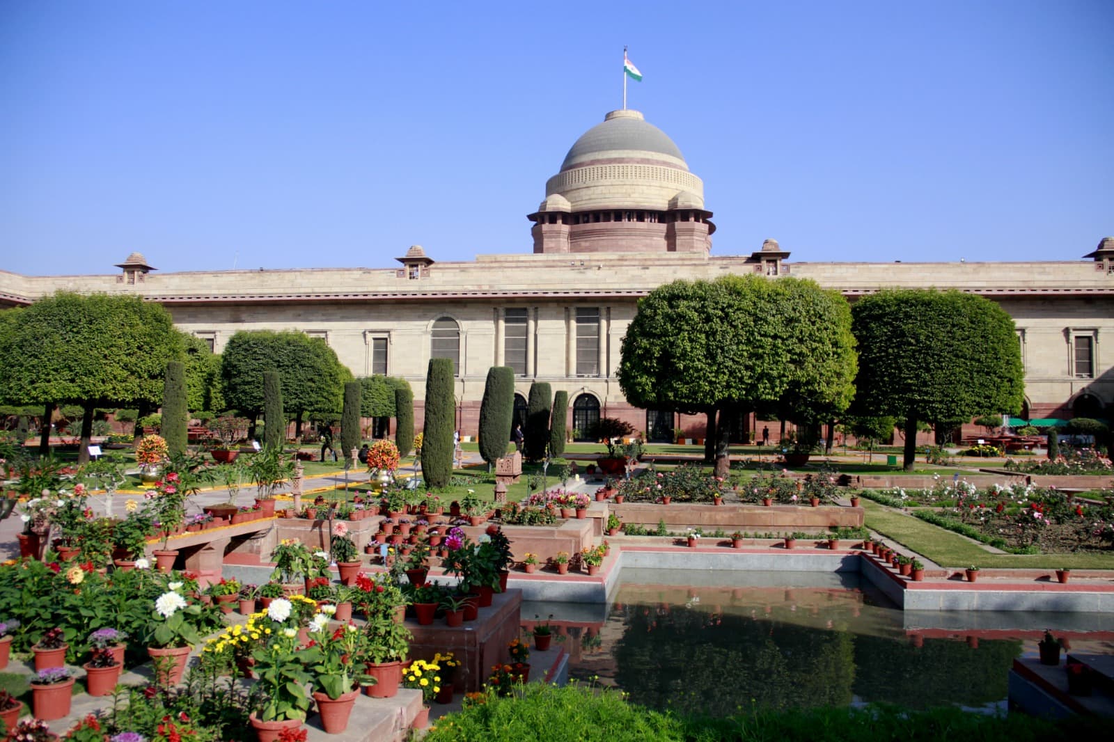 मुगल गार्डन का नया नाम ‘अमृत उद्यान’, देखें खूबसूरत तस्वीरें