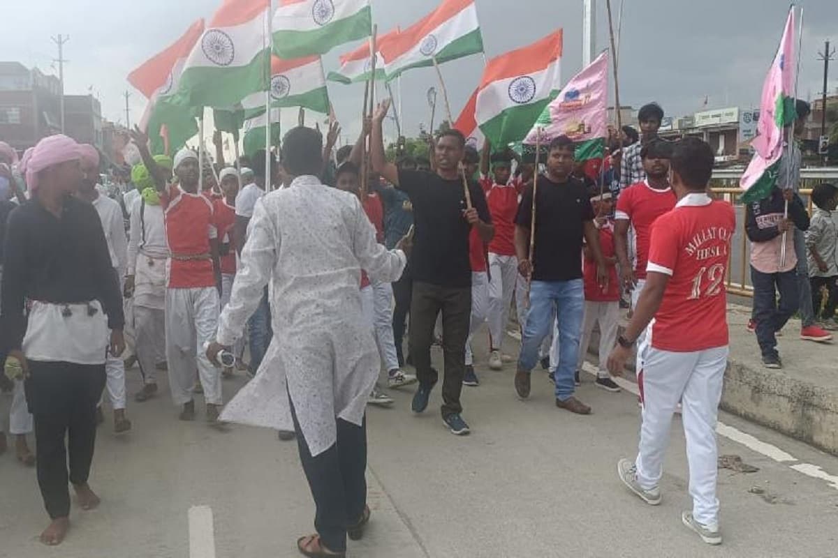 Muharram 2022: झारखंड में मुहर्रम के जुलूस में दिखा देशभक्ति का जुनून, युवाओं ने लहराया तिरंगा