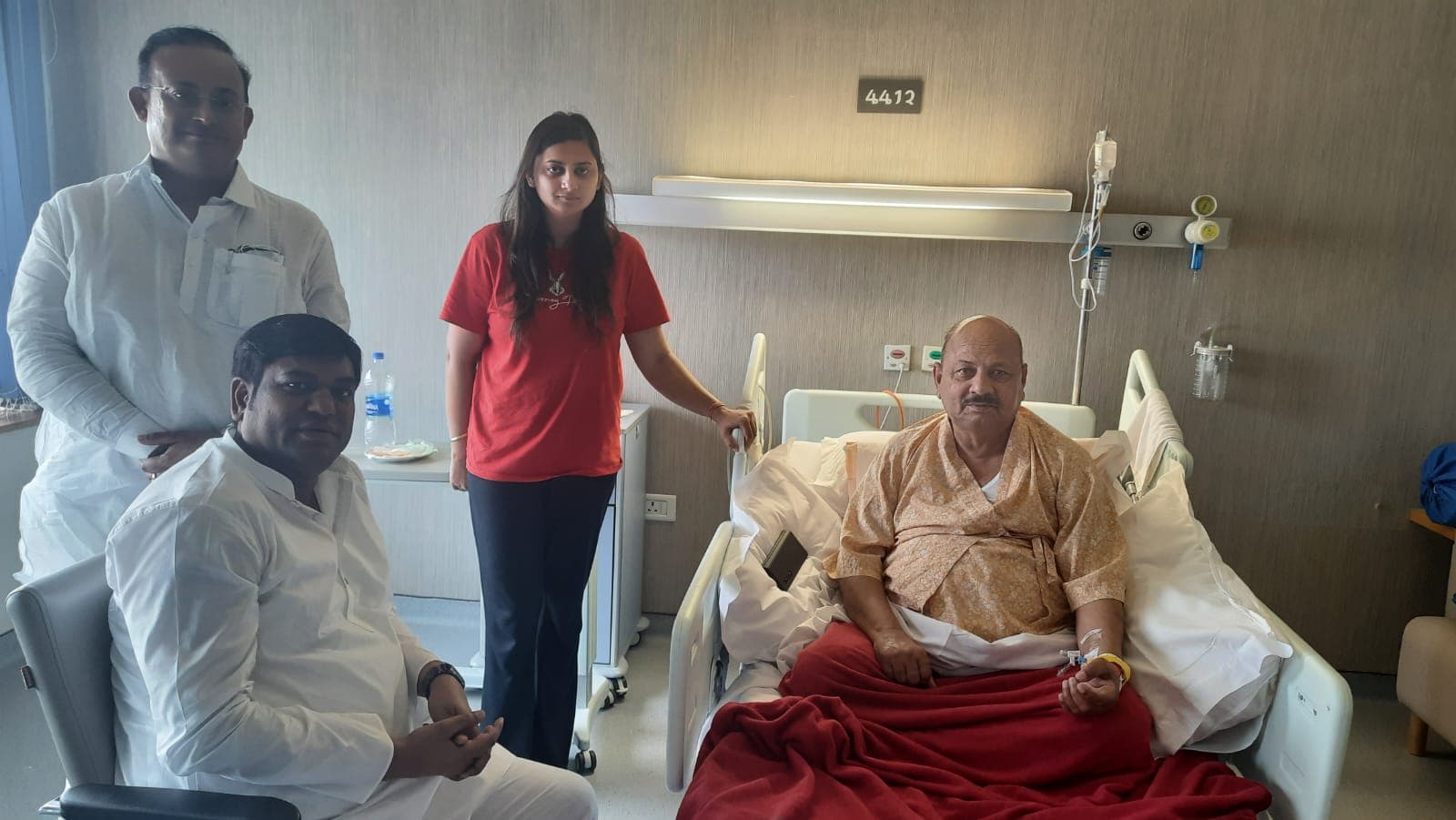 वीआईपी प्रमुख मुकेश सहनी मेदांता अस्पताल में भर्ती जदयू एमएलसी से मिले, कहा गैर-राजनीतिक थी मुलाकात