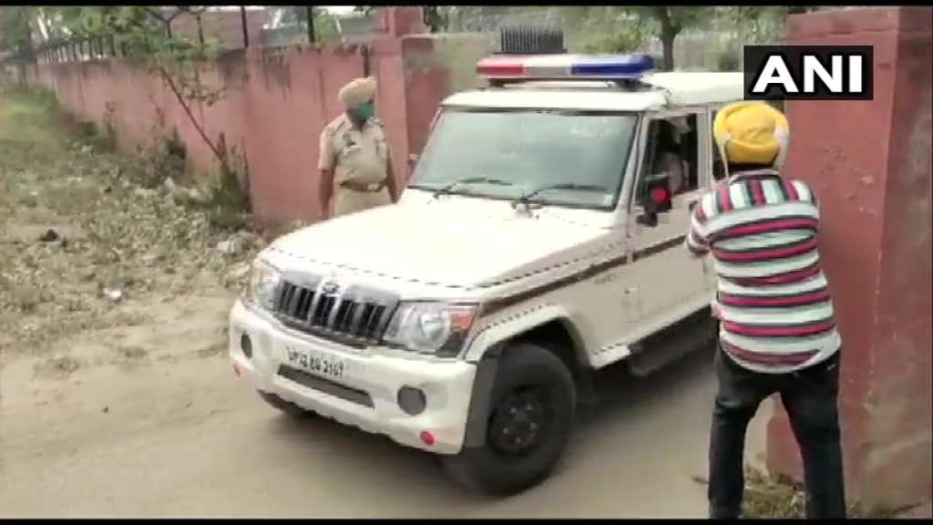 बाहुबली नेता मुख्तार अंसारी कल सुबह पहुंचेंगे बांदा जेल, पत्नी ने जतायी एनकाउंटर की आशंका