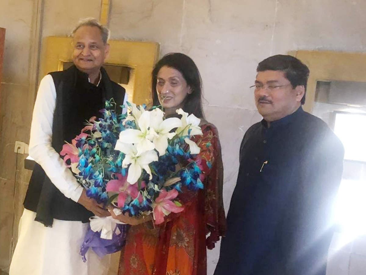 60 साल की उम्र में कांग्रेस महासचिव मुकुल वासनिक ने रवीना संग रचायी शादी