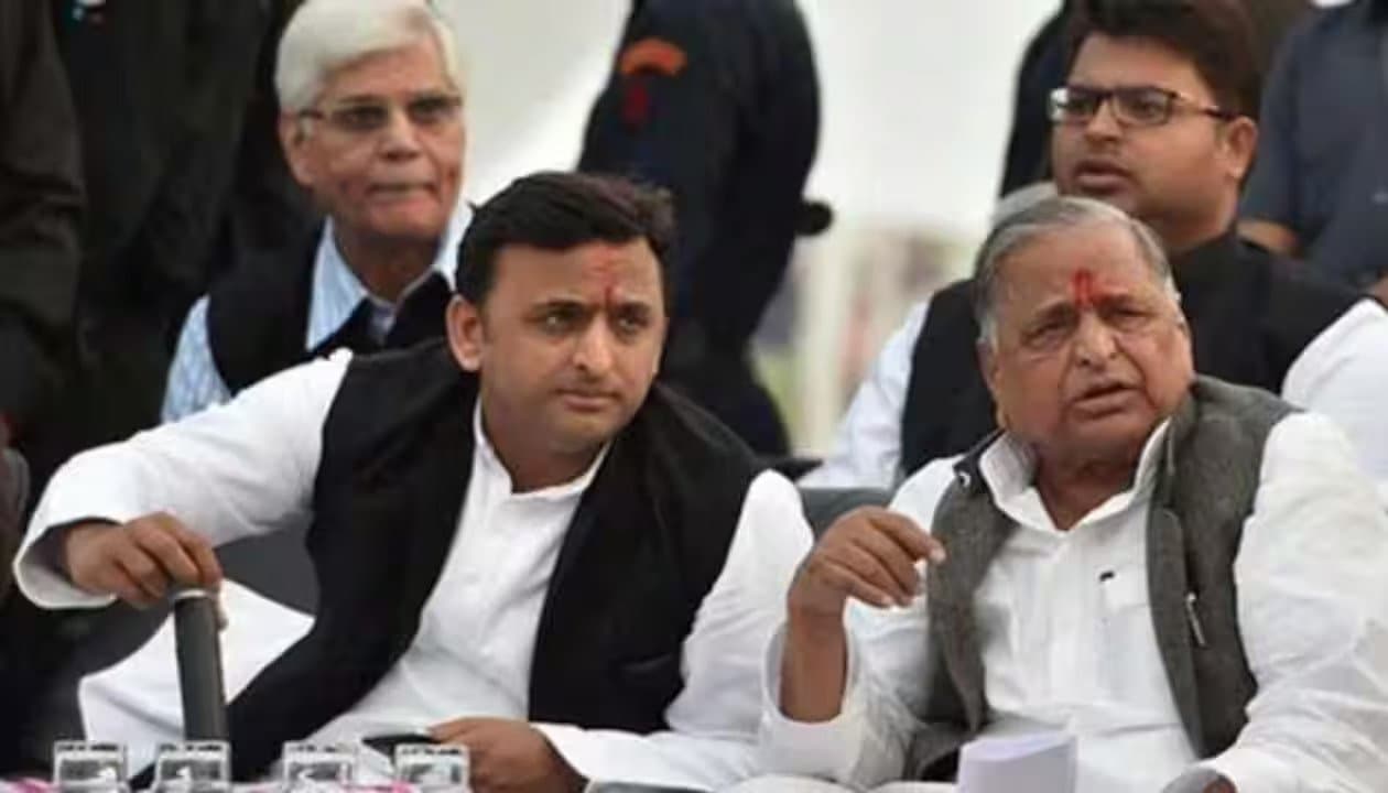 लोकसभा चुनाव से पहले और गरमायेगा इंडिया-भारत का विवाद, मुलायम सिंह भी भेज चुके हैं प्रस्ताव, अखिलेश को ऐतराज