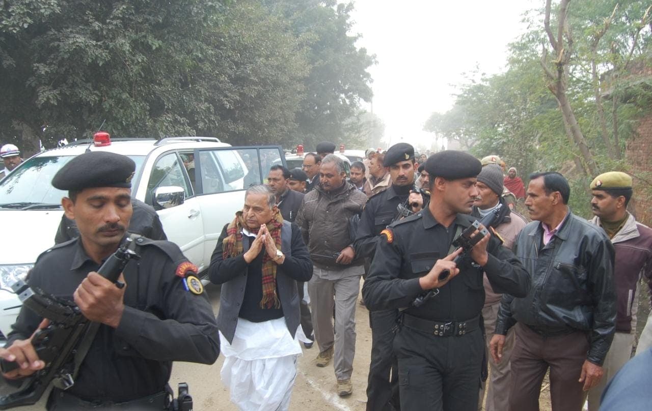 Mulayam Singh: शिकोहाबाद के इस गांव में पले बढ़े मुलायम सिंह, दोस्तों संग खेलते और खाते थे मक्के की रोटी