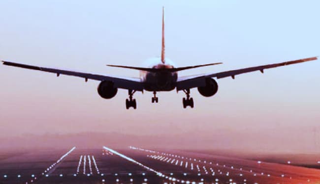 रियाद से बेंगलुरु जा रहे विमान की मुंबई में इमरजेन्सी लैंडिंग, दमकल की तीन गाड़ियां, राहत व बचाव वाहन पहुंचे, कोई हताहत नहीं