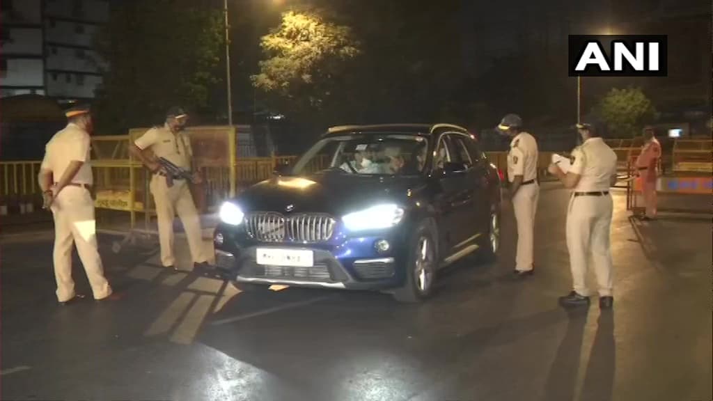 एंटीलिया के पास संदिग्ध कार से मिला चिठ्ठी, अंबानी के खिलाफ साजिश की आशंका, छावनी में तब्दील हुई मुंबई