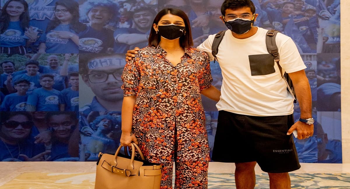 IPL 2021 : स्पेशल चार्टर प्लेन से यूएई पहुंचे रोहित शर्मा, सूर्यकुमार और बुमराह, 19 को चेन्नई से होगी भिड़ंत