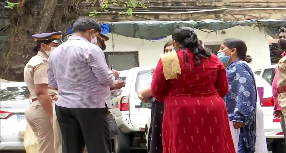 मुंबई रेपकेस की जांच एसआईटी करेगी, महिला अधिकारी के नेतृत्व में 11 सदस्यीय टीम बनायी गयी