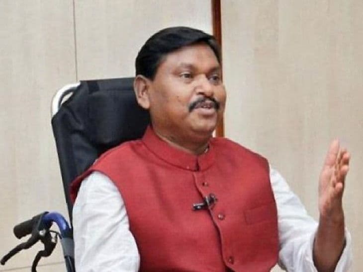जंगली हाथियों के उत्पात पर मंत्री अर्जुन मुंडा ने लिया संज्ञान, दिया पीड़ित परिवार को मुआवजा देने का निर्देश