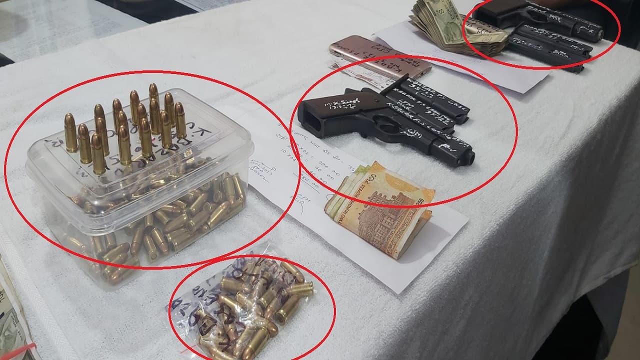 बिहार: मुंगेर में टोटो से हथियार लेकर जा रहा था तस्कर, झारखंड में सप्लाई करने वाले तक पहुंची पुलिस, 4 धराए