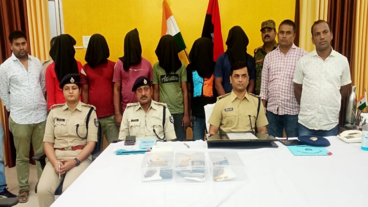 मुंगेर पुलिस ने बड़ी साजिश को अंजाम देने की तैयारी कर रहे 6 बदमाशों को दबोचा, अवैध हथियार भी किये जब्त