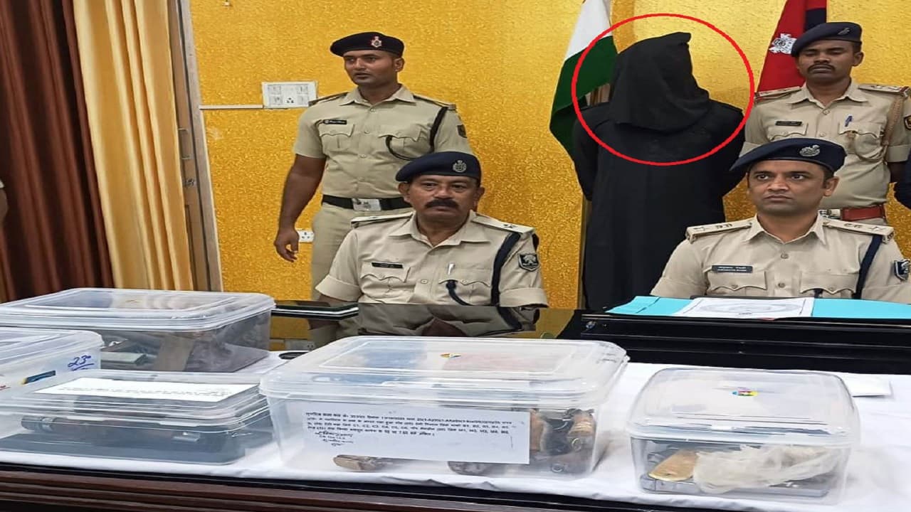 सऊदी अरब से लौटकर बिहार में पसारा हथियार का काला कारोबार, तस्कर के घर से मिला पिस्टल- कार्बाइन समेत बड़ा जखीरा