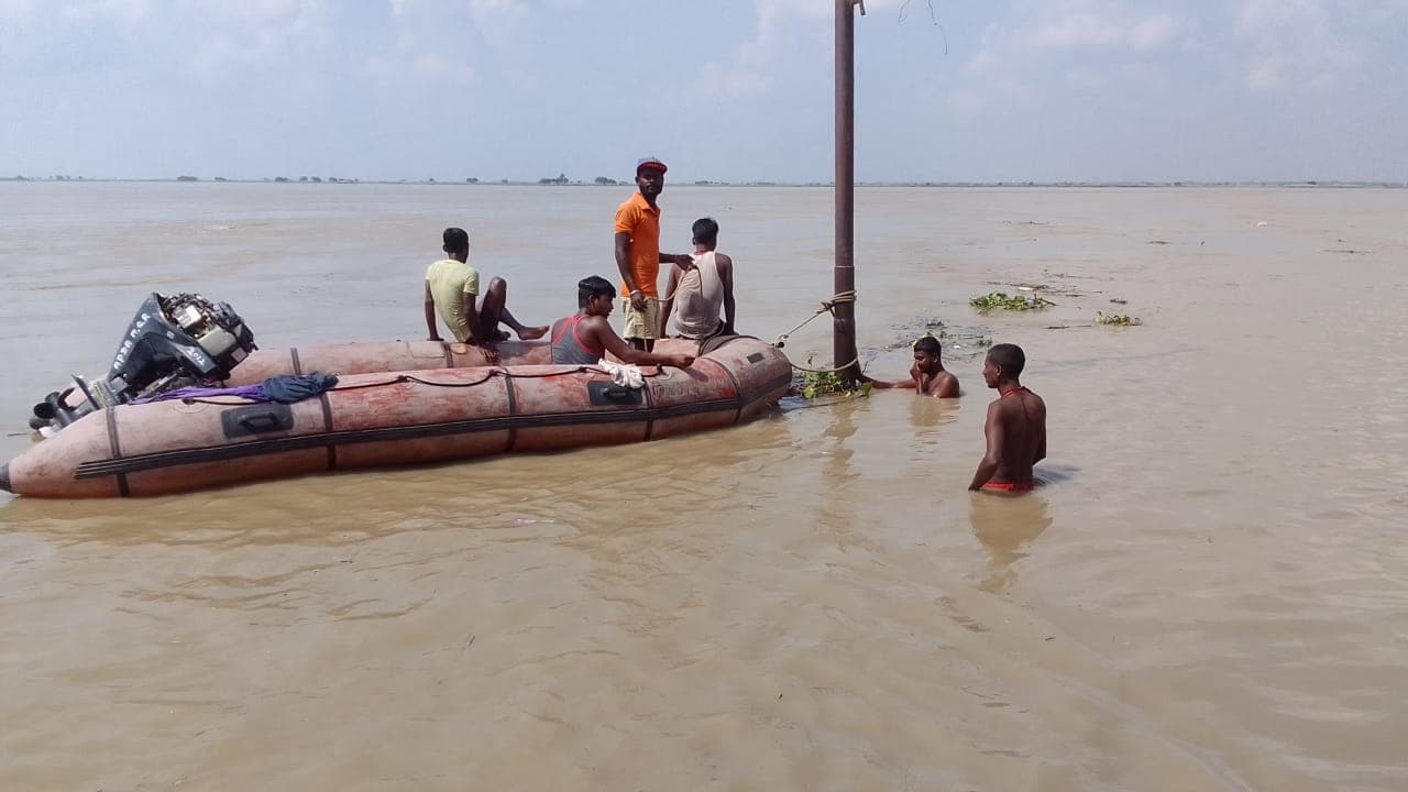 Bihar: मुंगेर में गंगा में डूब गये लखीसराय के दो बच्चे, आंखों के आगे ही बुझ गये दो घरों के इकलौते चिराग