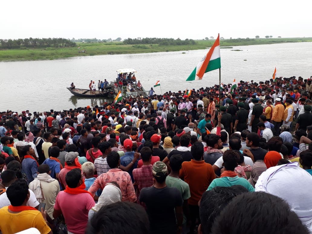 राजकीय सम्मान के साथ साहेबगंज के मुनिलाल घाट पर शहीद कुंदन की हुई अंत्येष्टि