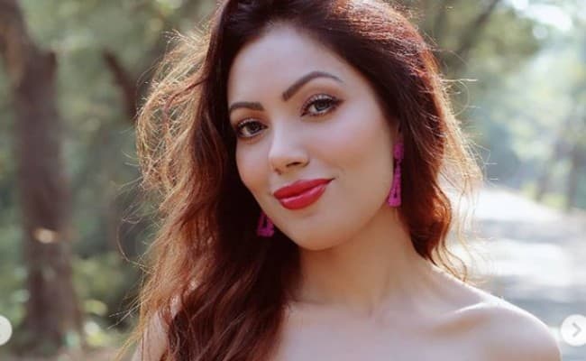 Taarak Mehta Ka Ooltah Chashmah : 'बबीता जी' ने रेड ड्रेस में शेयर की ये बोल्‍ड फोटो, फैंस ने कमेंट में लिखा,' टप्‍पू का मैसेज...'