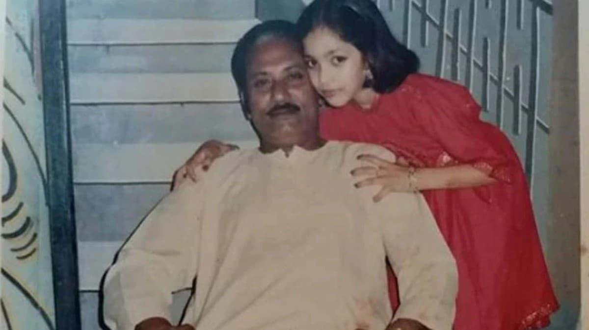 Taarak Mehta Ka Ooltah Chashmah की ये एक्ट्रेस बचपन में दिखती थी क्यूट, तसवीर देख नहीं पहचान पाएंगे आप