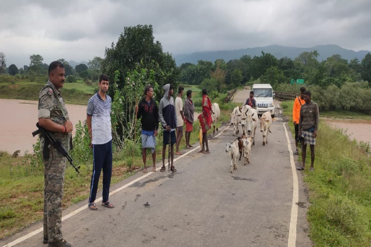 झारखंड में भारी बारिश में बहे मुन्ना लोहरा का सुराग नहीं, मौत के मुंह से निकले सगे भाई ने सुनायी दास्तां