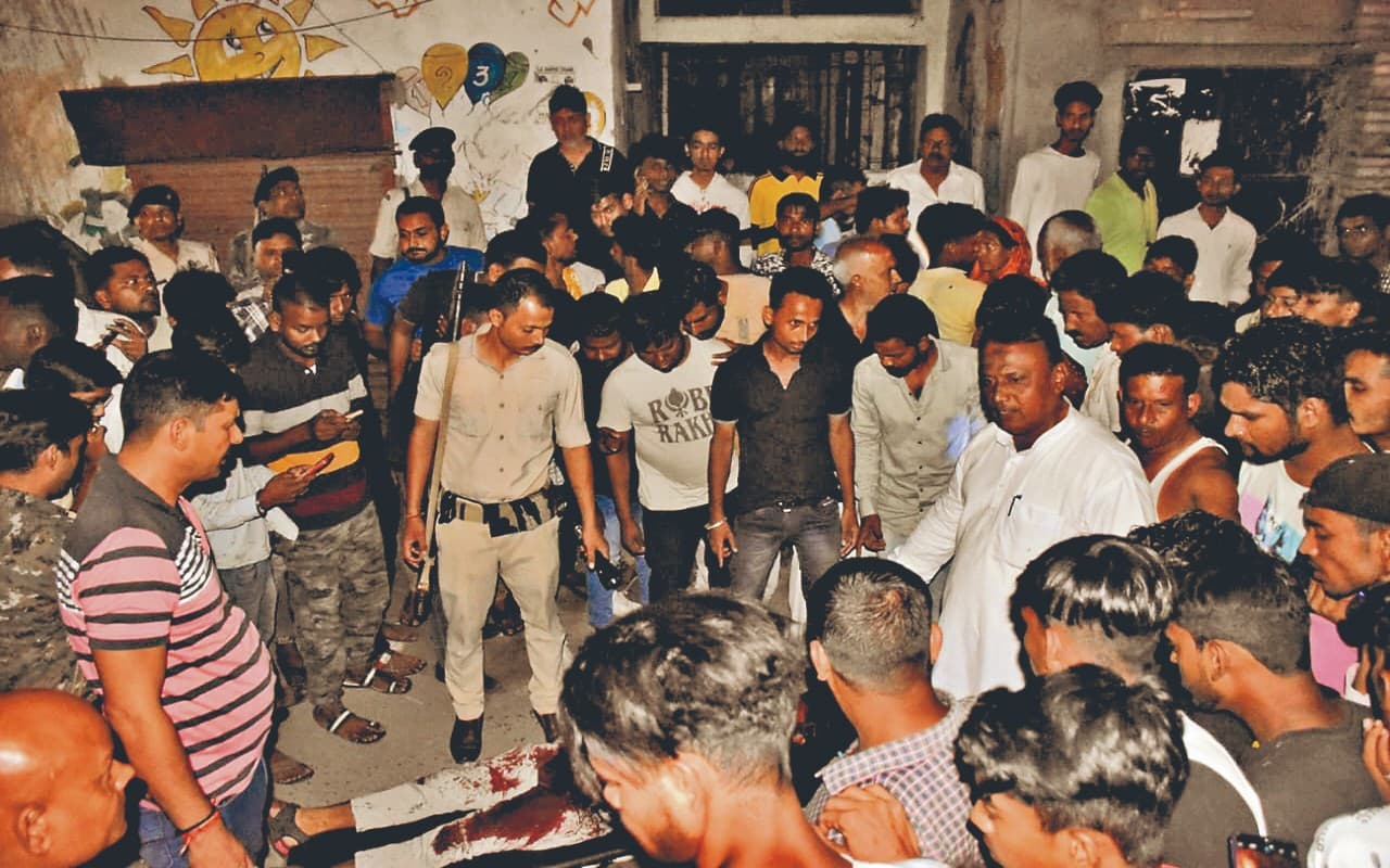 Double Murder case: धनबाद के वासेपुर में गला रेतकर दो दोस्तों की हत्या, पुलिस की छानबीन जारी