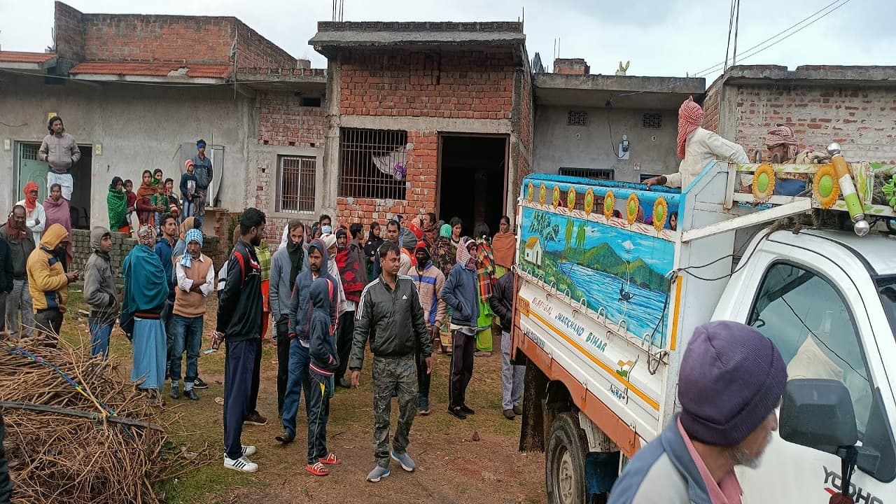 Jharkhand News : दो बच्चों की मां को युवक से हुआ प्यार, रोड़ा बनने लगी सास, तो मार डाला, पुलिस ने किया खुलासा Jharkhand News : दो बच्चों की मां को युवक से हुआ प्यार, रोड़ा बनने लगी सास, तो मार डाला, पुलिस ने किया खुलासा