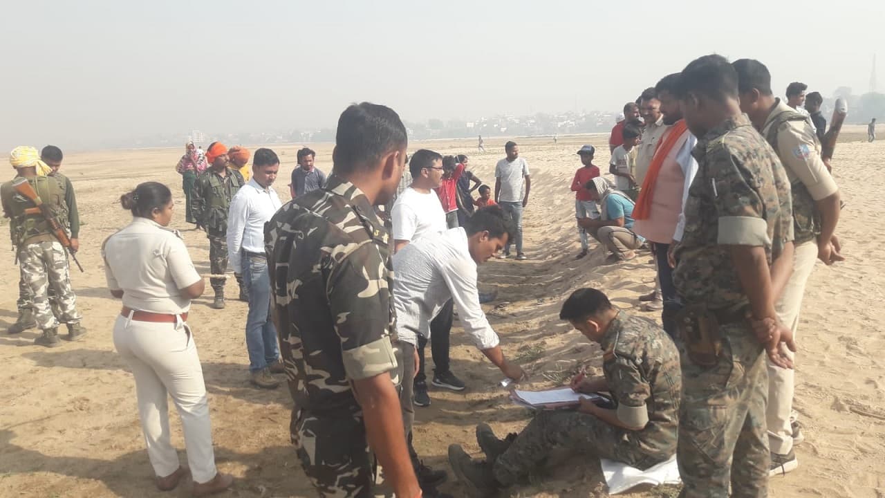 Jharkhand Crime News: झारखंड में पिता ही निकला अपनी मासूम बिटिया का कातिल, कोयल नदी से शव बरामद