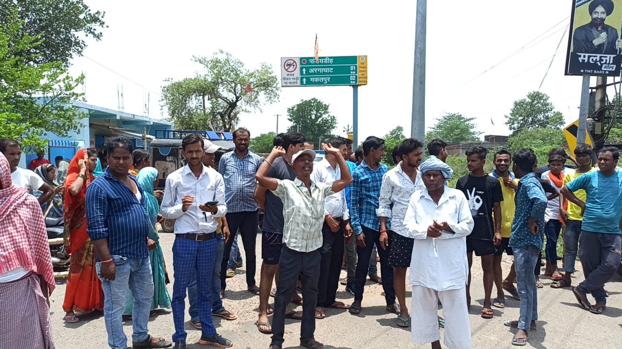 Jharkhand Crime News: झारखंड में दिनदहाड़े महिला की हत्या, जमीन विवाद में मर्डर की आशंका