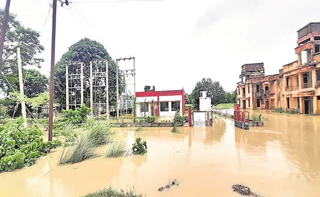 Bihar Flood: बागमती में उफान, कटरा पावर सब स्टेशन में घुसा बाढ़ का पानी, 50 गांव की बिजली बंद