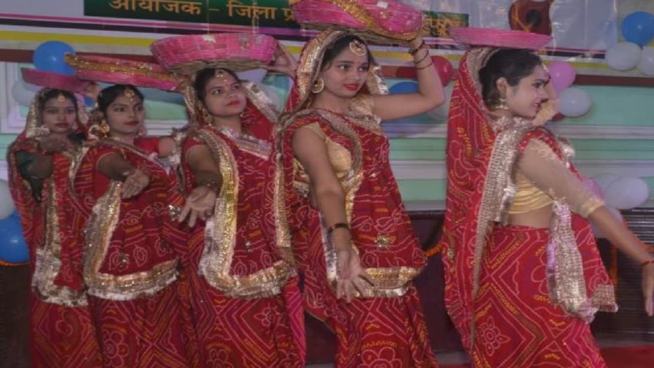 मुजफ्फरपुर की भीषण ठंड में भी युवा महोत्सव में उमड़ी भीड़, गीत-संगीत से गूंजा शहर