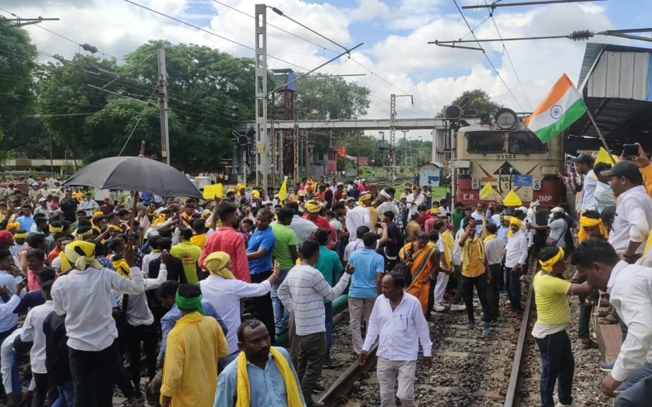 रांची रेल मंडल से चलने वाली कई ट्रेंनें आज रहेंगी रद्द, कई का बदला मार्ग, देखें पूरी लिस्ट