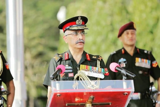कोरोना संकट में भारत दुनिया की मदद कर रहा, पाकिस्तान आतंक फैलाने में व्यस्त हैः आर्मी चीफ