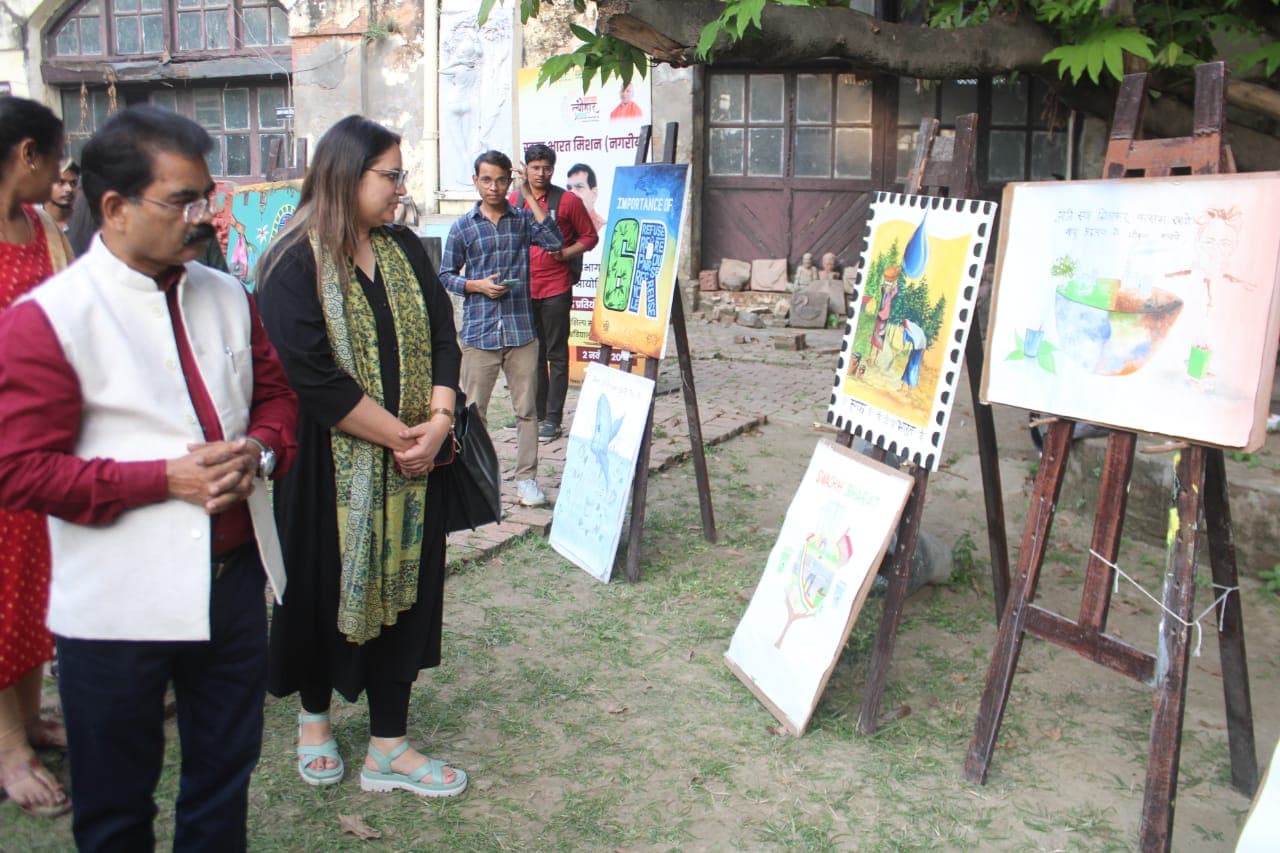 पेंटिंग प्रतियोगिता में युवाओं ने भरी कल्‍पना की 'उड़ान', नगर विकास विभाग का अनूठा आयोजन