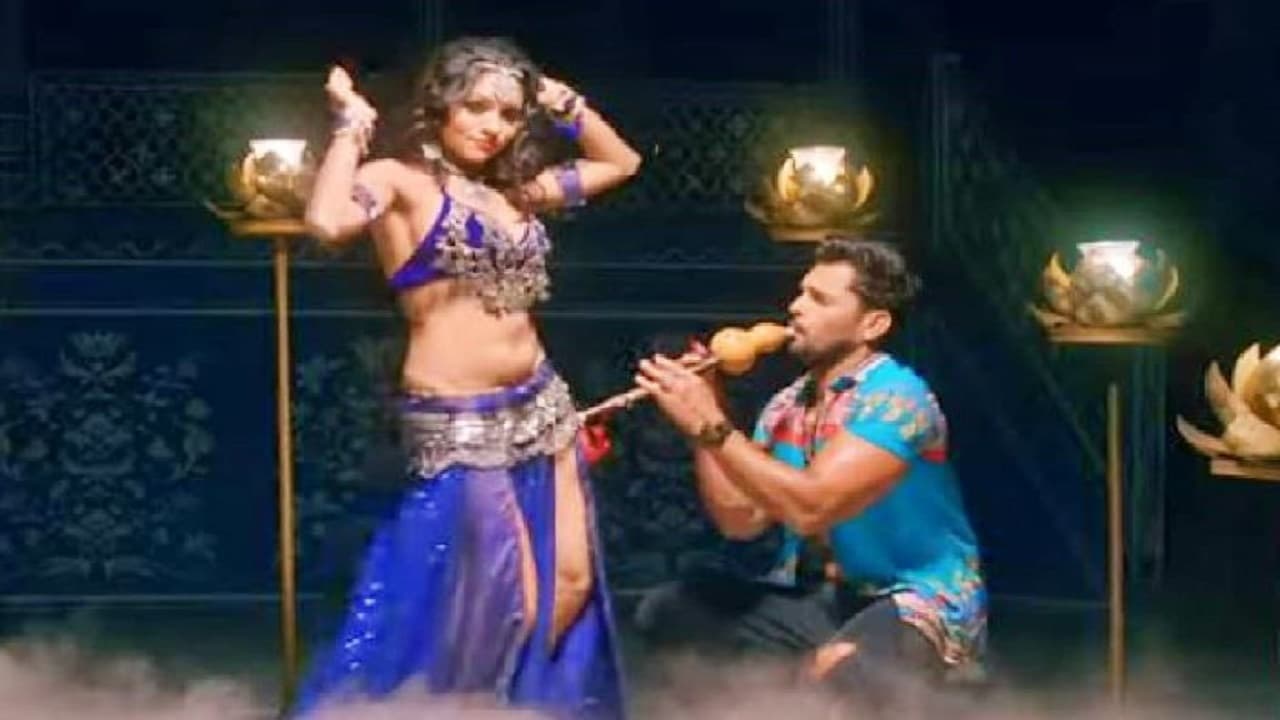 Bhojpuri Song: श्वेता शर्मा का बोल्ड लुक और सपेरा बने खेसारी लाल यादव, नागिन सॉन्ग पर मिले बंपर व्यूज