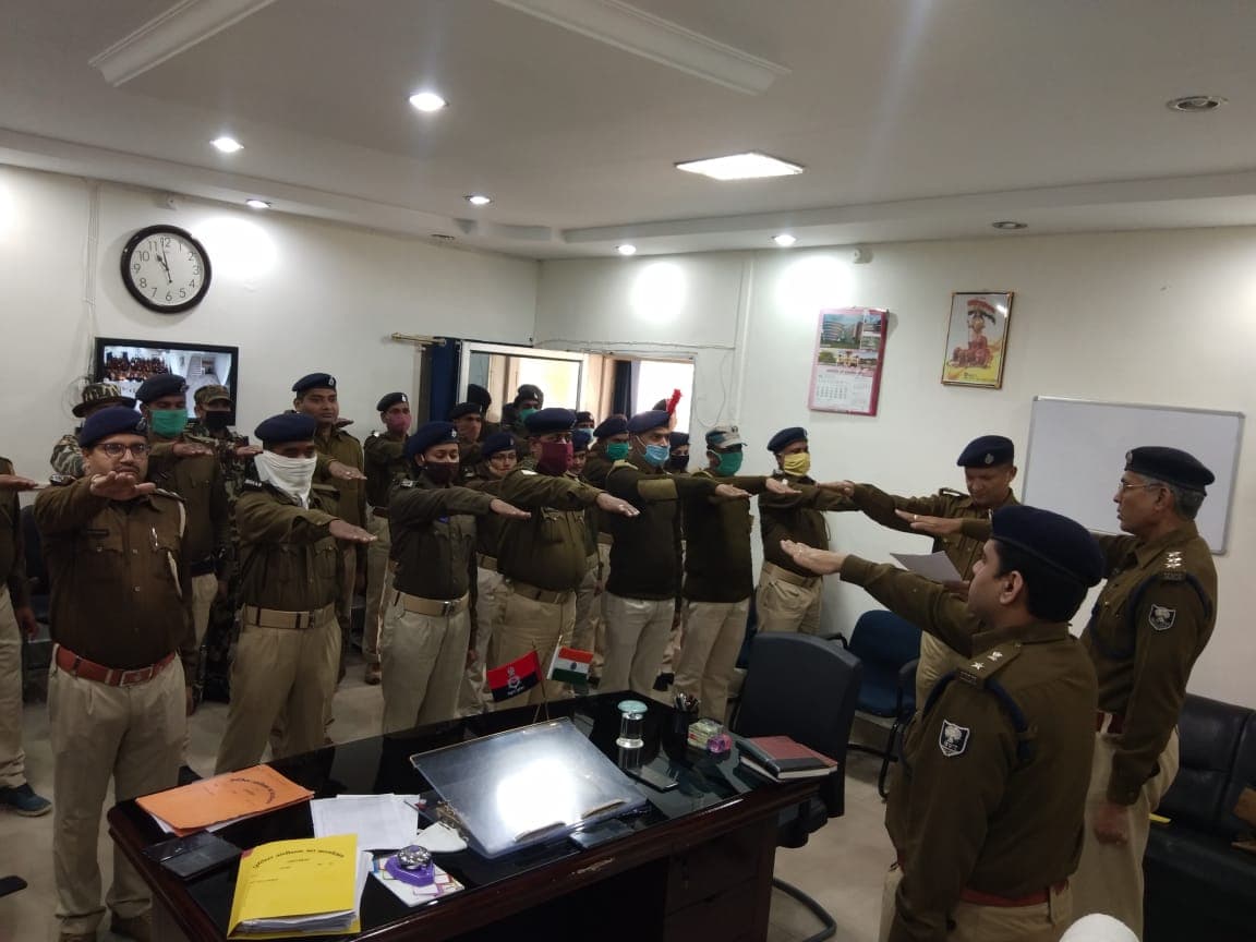 Bihar News: बिहार में DGP से लेकर पुलिसकर्मियों ने ली शराब नहीं पीने की शपथ, बोले- शराब पीने वालों को किसी हाल में नहीं छोड़ेंगे