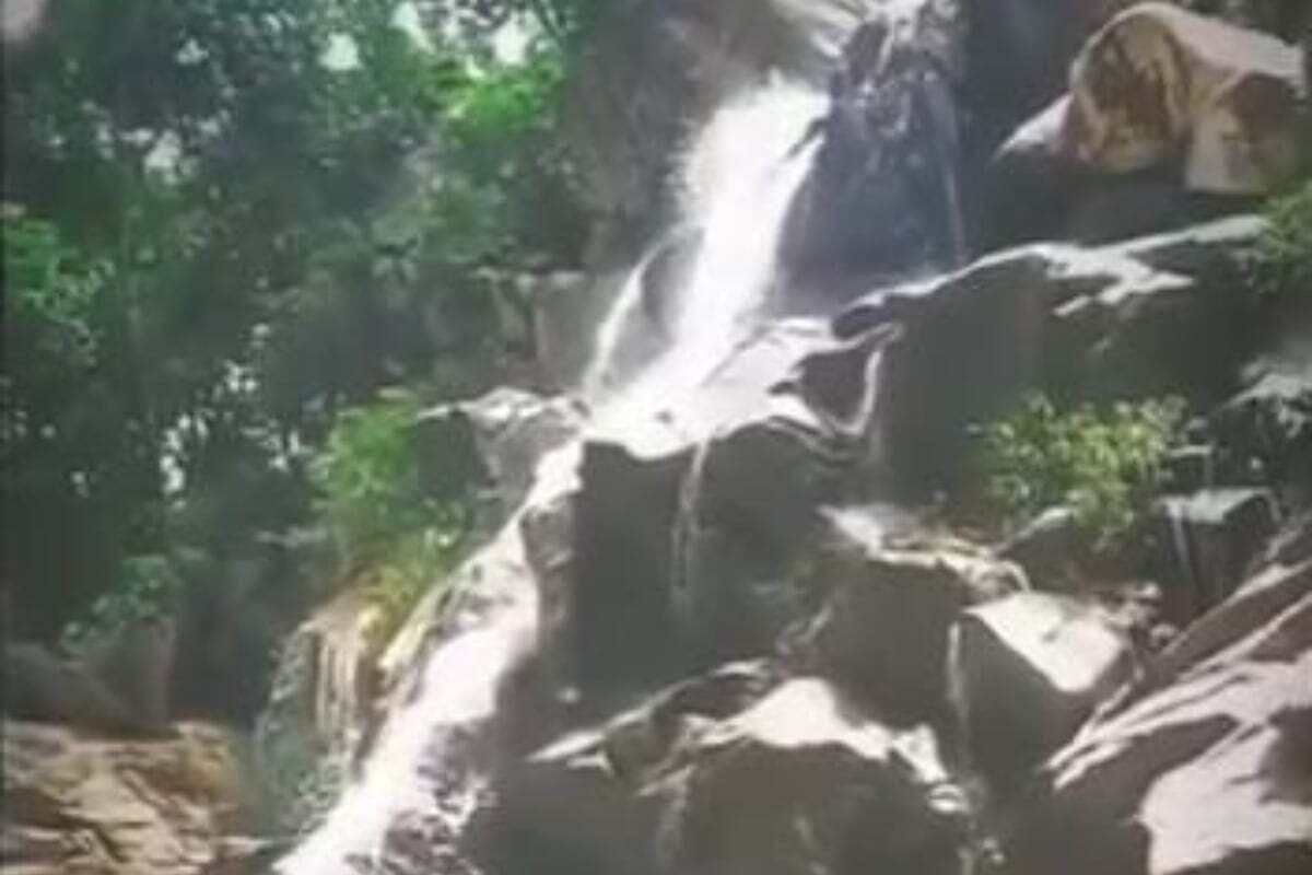 PHOTOS: नैना फॉल की खूबसूरती देखते रह जाते हैं टूरिस्ट, प्रकृति की गोद में बसा है झारखंड का ये पर्यटन स्थल