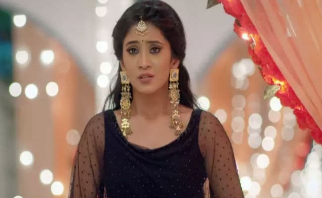 Yeh Rishta Kya Kehlata Hai Spoiler Alert: ऐसे होगी कायरा संग नायरा की मुलाकात, पर्स और पैन कार्ड… Yeh Rishta Kya Kehlata Hai Spoiler Alert: ऐसे होगी कायरा संग नायरा की मुलाकात, पर्स और पैन कार्ड…
