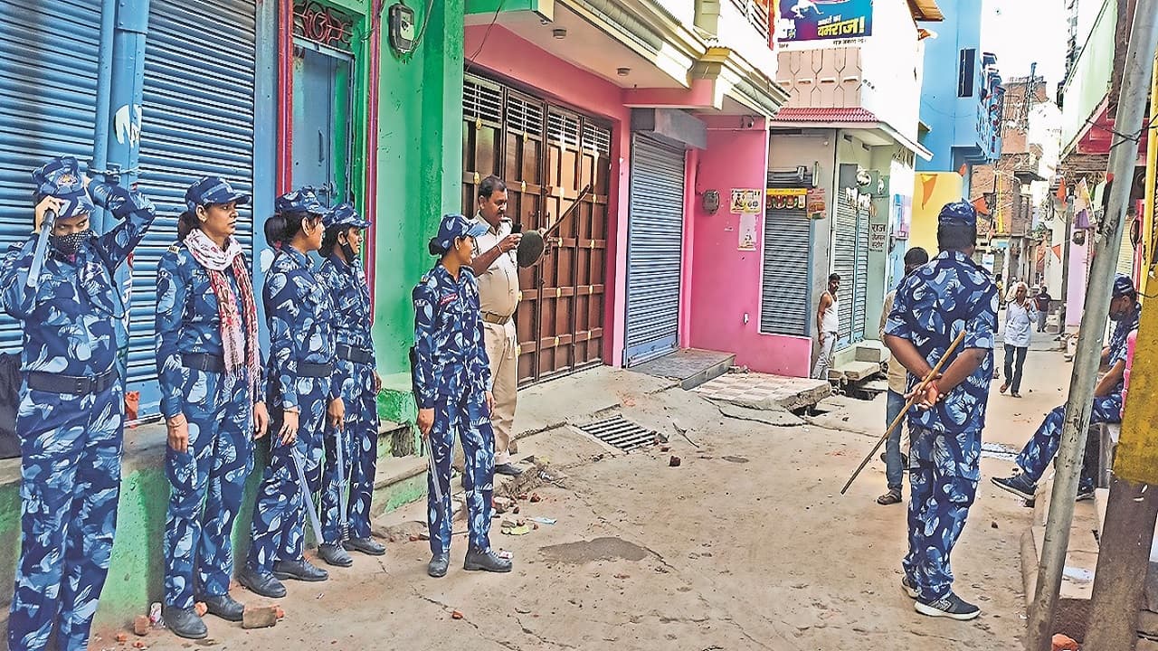 हावड़ा में हिंसा के बाद सुधर रही स्थिति, पर लोगों के मन में अब भी भय