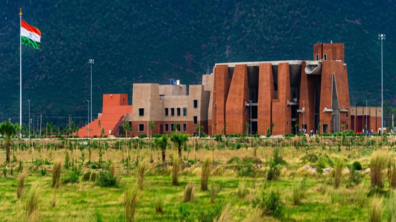 बिहार का पहला प्लास्टिक मुक्त परिसर बना नालंदा विश्वविद्यालय, बायोगैस का भी करेगा उत्पादन