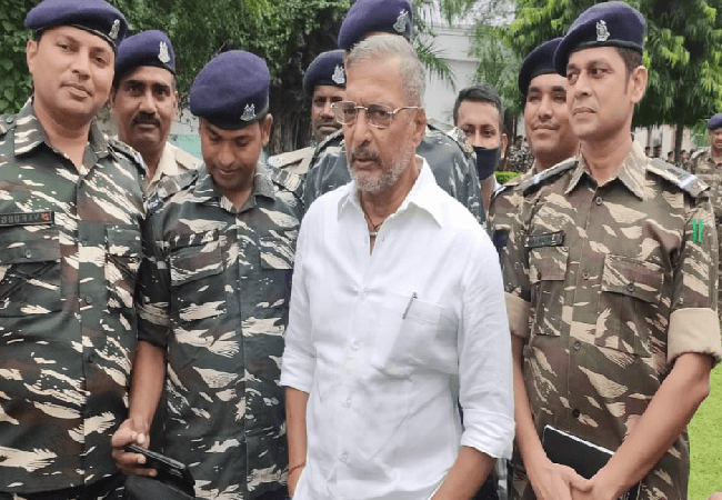 बिहार : नाना पाटेकर ने बढ़ाया सीआरपीएफ जवानों का मनोबल