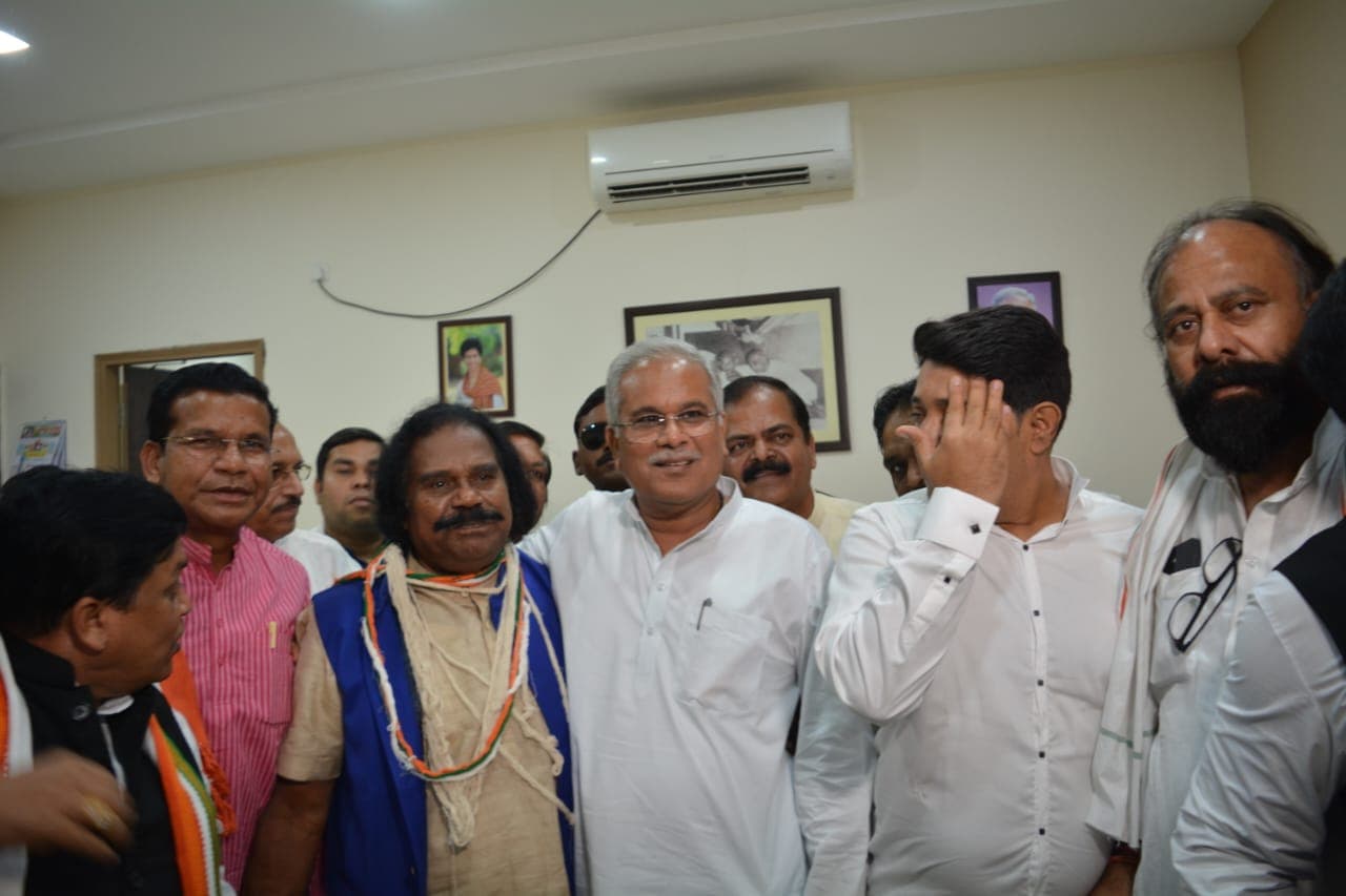 छत्तीसगढ़ में चुनाव से पहले भाजपा को बड़ा झटका, आदिवासी चेहरा नंद कुमार साय कांग्रेस में शामिल