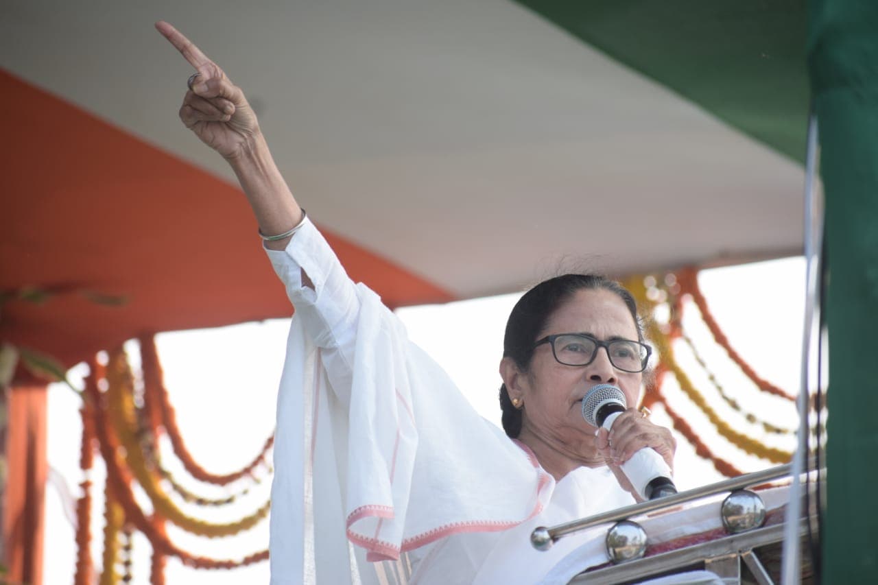 WB Chunav 2021 : 'कांथी में खेला होबे', अमित शाह की रैली में शामिल हुए शिशिर अधिकारी तो ममता बनर्जी ने बोला हमला