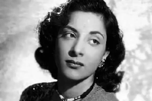 Bollywood Flashback: आग में कूदकर सुनील दत्त ने बचाई थी नरगिस की जान, ऐसे शुरू हुई थी दोनों की प्रेम कहानी Bollywood Flashback: आग में कूदकर सुनील दत्त ने बचाई थी नरगिस की जान, ऐसे शुरू हुई थी दोनों की प्रेम कहानी