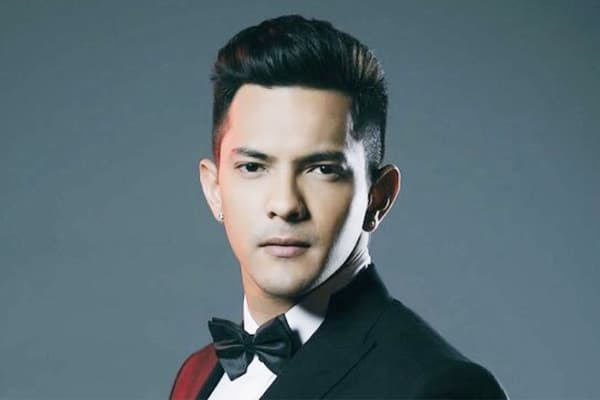 आदित्य नारायण को लॉकडाउन में नहीं मिला काम तो बेचनी पड़ेगी बाइक, अकाउंट में बचे सिर्फ 18 हजार रुपए