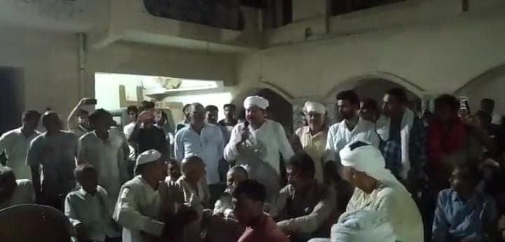 Lakhimpur Kheri News: सिसौली में किसानों की इमरजेंसी पंचायत, देर रात लखीमपुर खीरी पहुंचे राकेश टिकैत, अपटेड