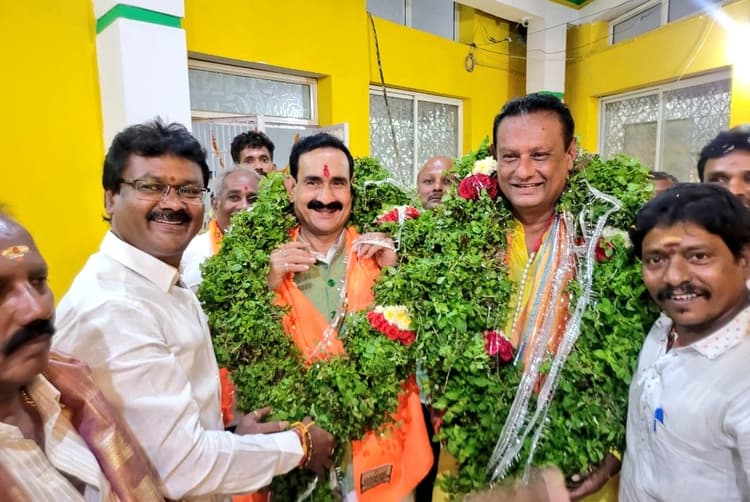 MP Election Results: नरोत्तम मिश्रा एक हजार से अधिक मतों से पीछे, जानें दिग्गजों का हाल