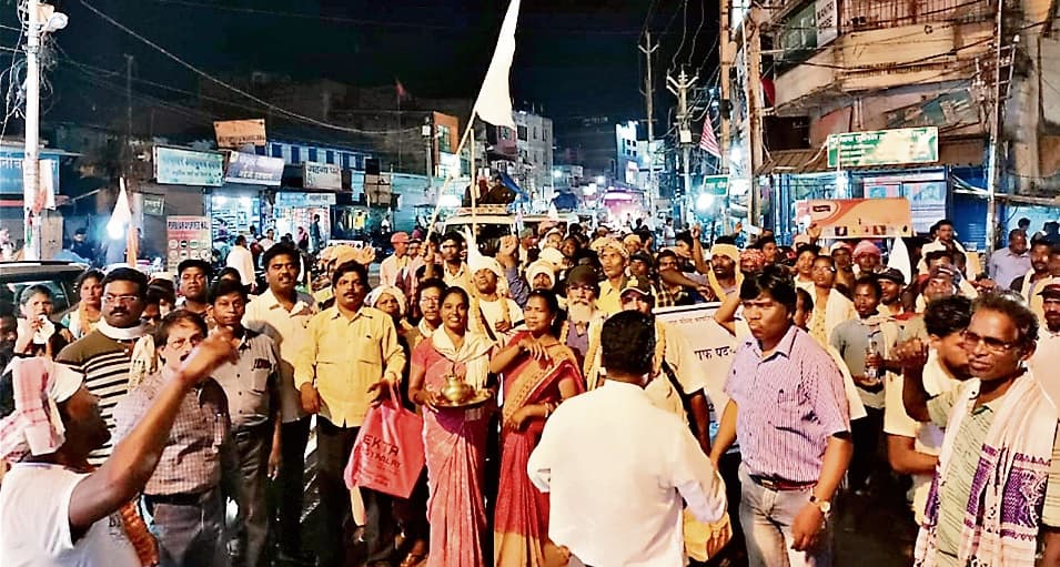 नेतरहाट फायरिंग रेंज के विरोध में निकले पदयात्रियों का गुमला में स्वागत, राजभवन में सौंपेंगे मांग पत्र