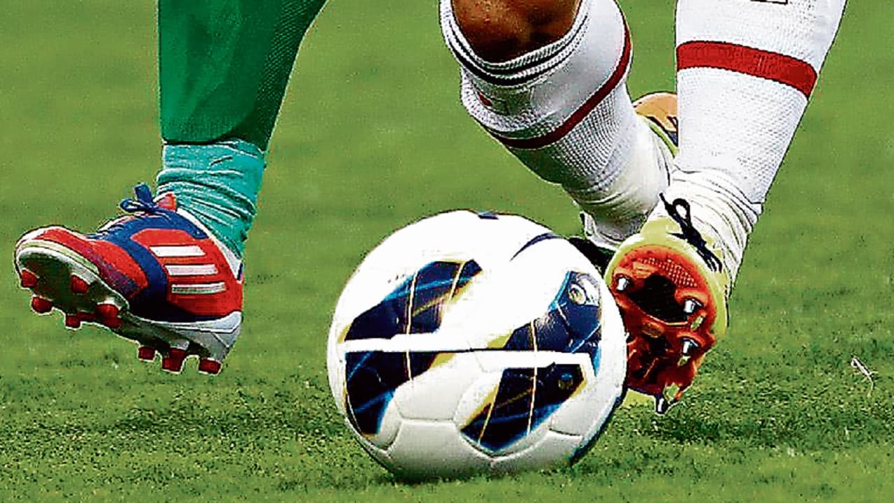 राष्ट्रीय खेल दिवस : गोल पोस्ट में सपनों का किक दाग रही झारखंड की बेटियां, जानें खिलाड़ियों के संघर्ष की कहानी